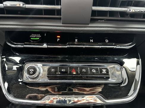 Certified 2024 Lincoln Corsair AWD w/ Equipment Group 101A image 24