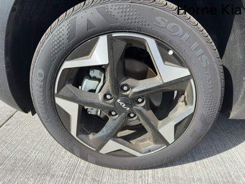 New 2026 Kia Seltos S FWD image 8