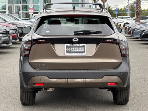 New 2026 Nissan Kicks SV w/ SV Premium Package image 5