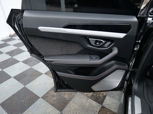 Used 2021 Lamborghini Urus image 46