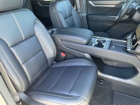 New 2026 GMC Acadia Elevation w/ Elevation Premium Package FWD image 28