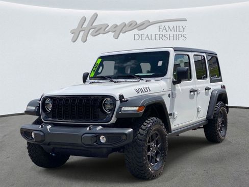Used 2025 Jeep Wrangler Unlimited Sport AWD/4WD image 8
