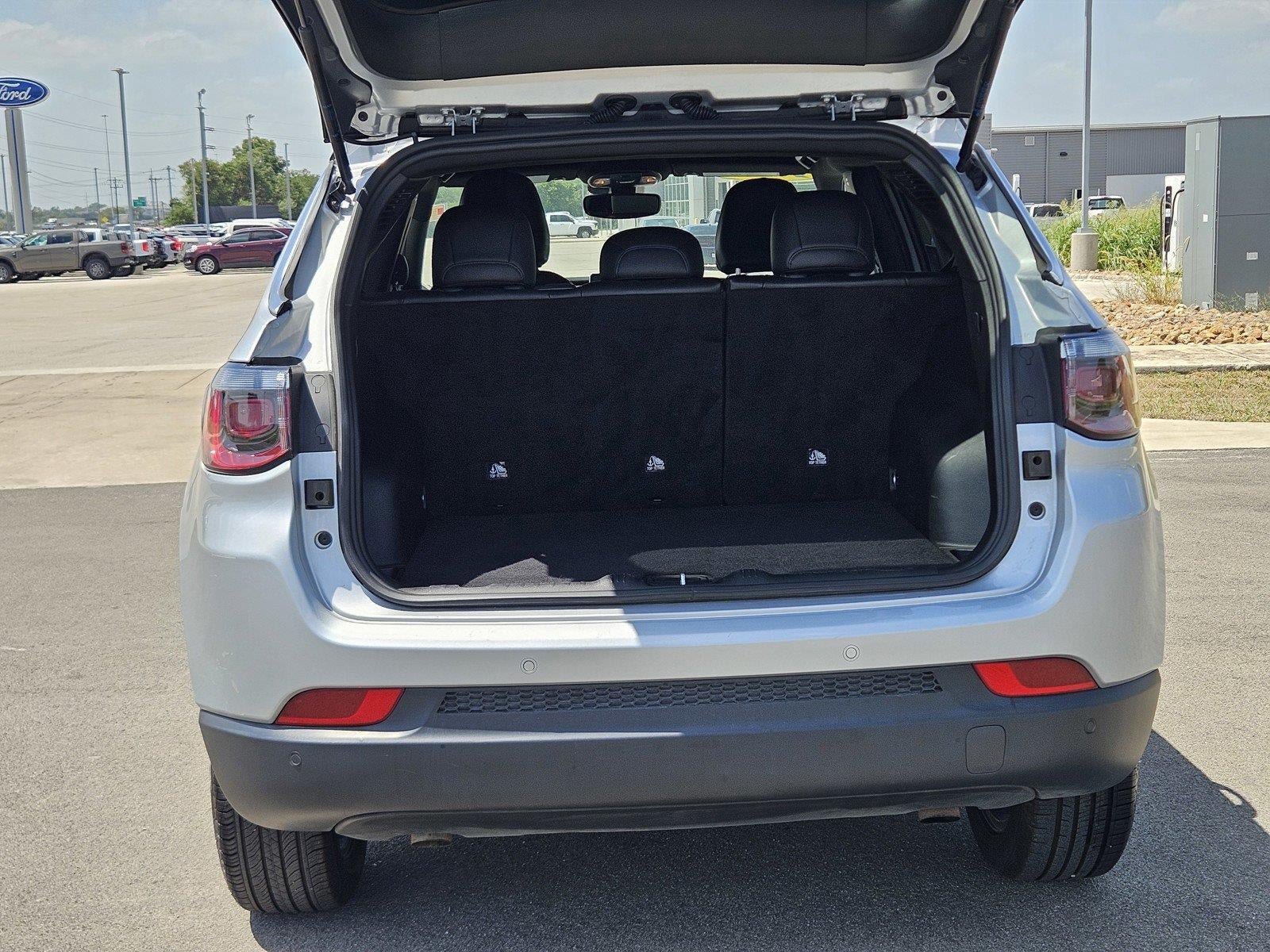 Used 2025 Jeep Compass Limited AWD/4WD image 10