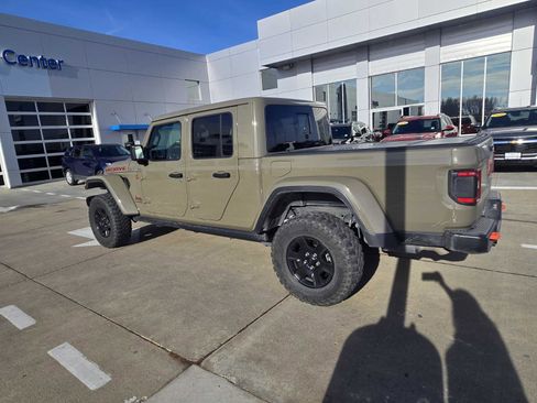 Used 2020 Jeep Gladiator Mojave image 2