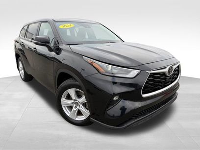 Used 2024 Toyota Highlander LE