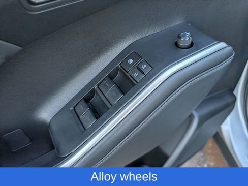 Used 2023 Toyota Highlander XLE image 16