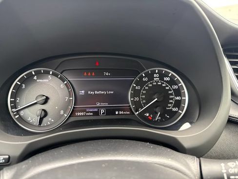 Used 2023 INFINITI QX50 Luxe FWD image 8