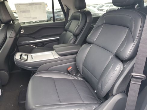 New 2026 Lincoln Navigator Reserve image 29