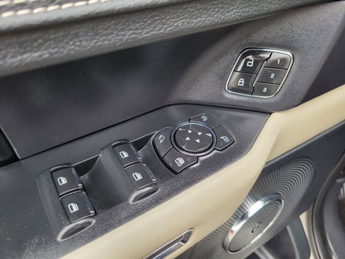Used 2018 Ford Expedition Platinum AWD/4WD image 9