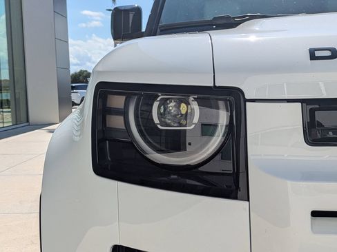 New 2026 Land Rover Defender 110 X-Dynamic SE AWD/4WD image 11