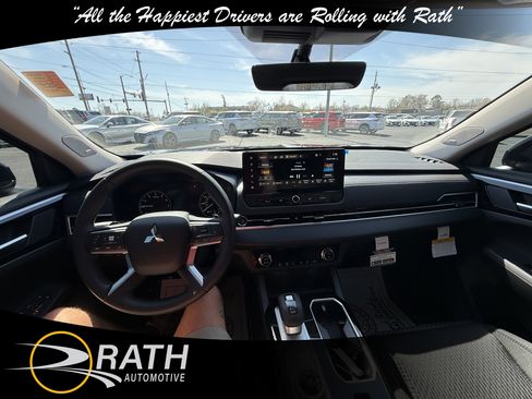 New 2026 Mitsubishi Outlander ES image 15