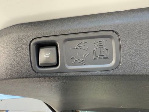 Used 2022 Ford Expedition Limited image 33