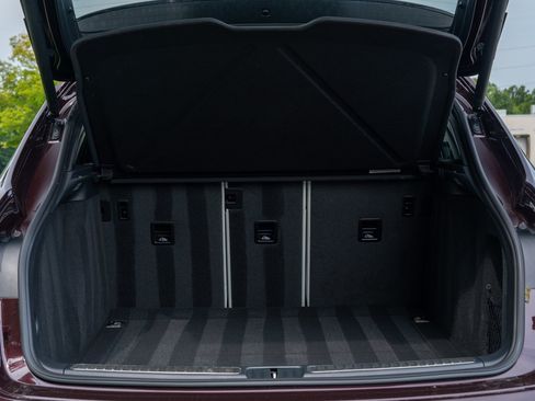 Certified 2026 Porsche Macan AWD/4WD image 16