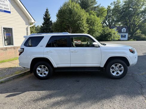 Used 2018 Toyota 4Runner SR5 image 8
