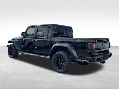 Used 2022 Jeep Gladiator Overland image 4