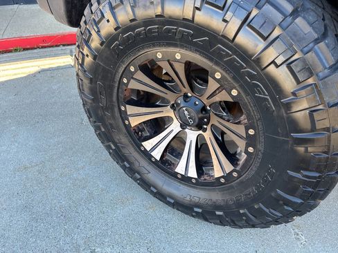 Used 2017 Jeep Wrangler Unlimited Sport w/ Quick Order Package 24S AWD/4WD image 11