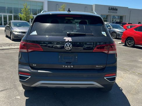 Certified 2024 Volkswagen Taos SE AWD/4WD image 6
