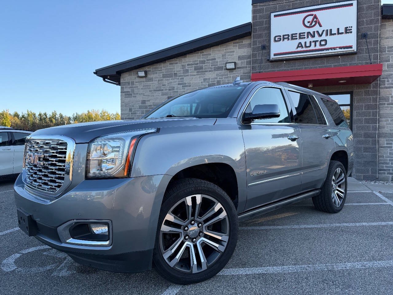 Used 2020 GMC Yukon Denali w/ Denali Premium Package AWD/4WD image 1