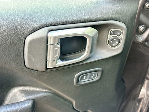 Used 2023 Jeep Wrangler Willys image 19