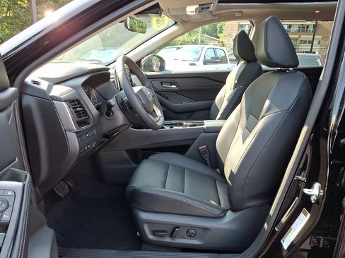Used 2026 Nissan Rogue Dark Armor AWD/4WD image 16