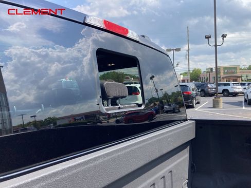 Used 2022 Ford F250 Lariat w/ Black Appearance Pkg image 19