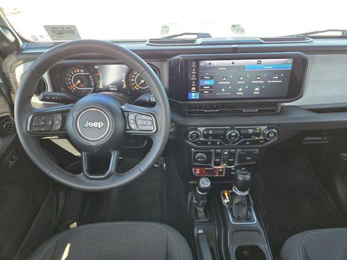 Used 2024 Jeep Gladiator Sport image 8