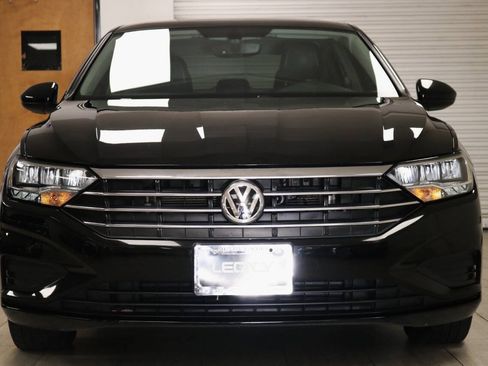 Used 2019 Volkswagen Jetta SE w/ Cold Weather Package FWD image 96
