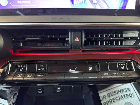 Used 2024 Toyota Prius Prime FWD image 8