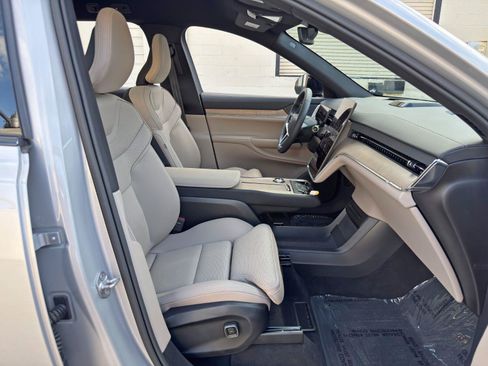 Used 2025 Volvo EX90 Ultra AWD/4WD image 15