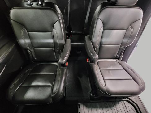 Certified 2023 Chevrolet Traverse LT w/ LPO, Floor Liner Package image 23