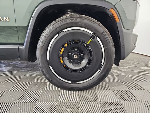 Used 2024 Rivian R1S Adventure image 11