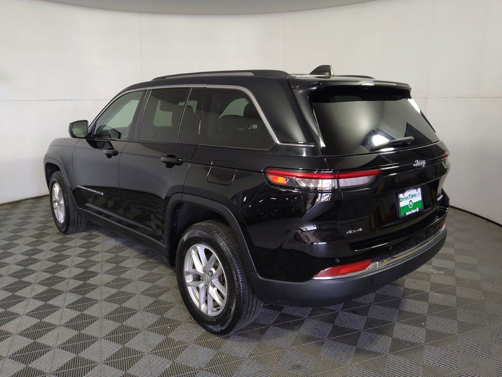 Used 2023 Jeep Grand Cherokee Laredo w/ Luxury Tech Group I AWD/4WD image 5