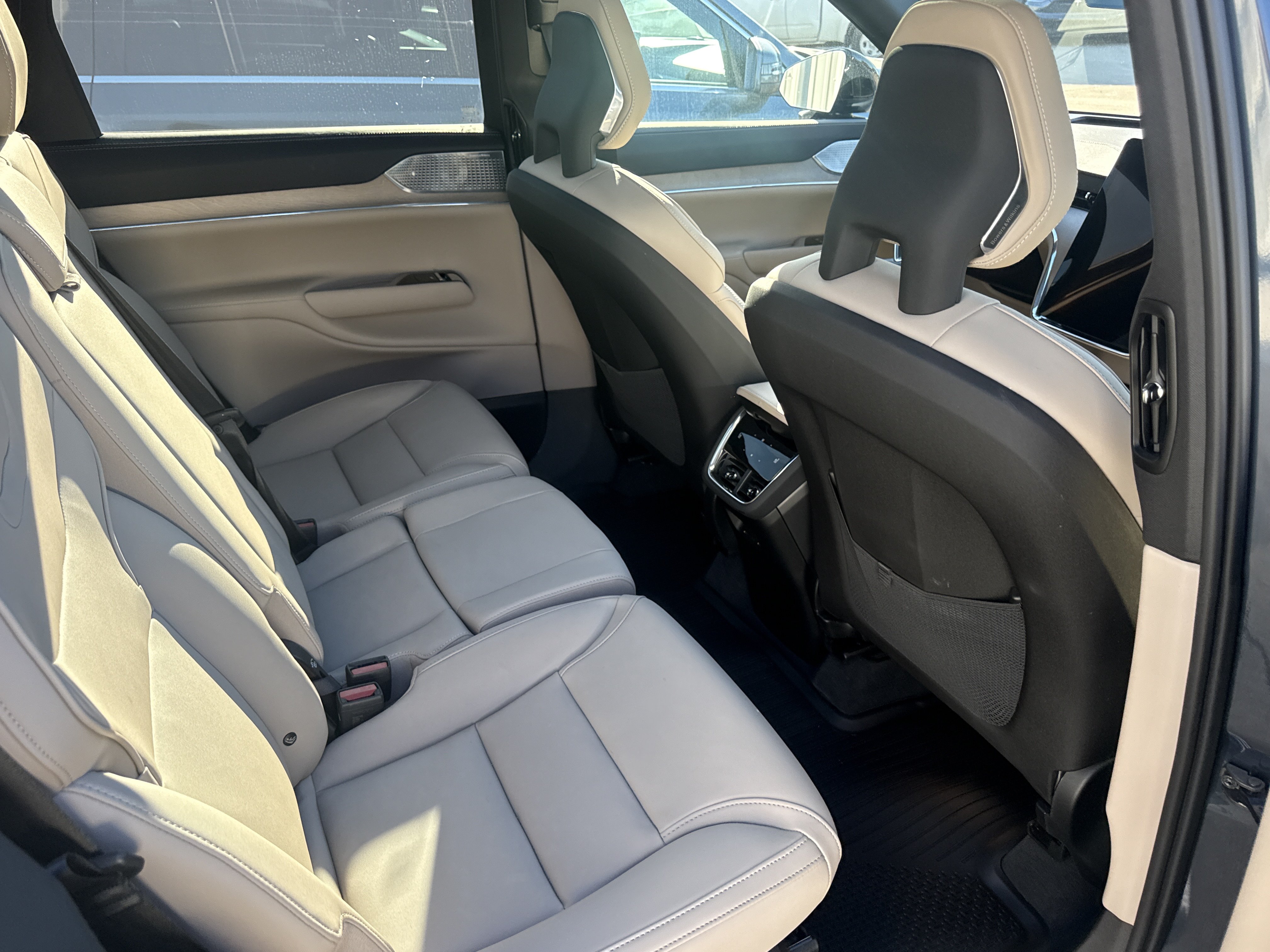 Used 2025 Volvo EX90 Ultra AWD/4WD image 5