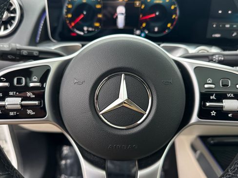 Certified 2021 Mercedes-Benz GLB 250 4MATIC image 23