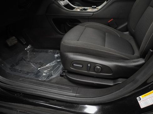 Used 2023 GMC Acadia SLE w/ Driver Convenience Package AWD/4WD image 29
