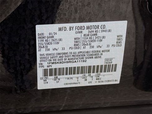 Used 2024 Ford Explorer XLT w/ Equipment Group 202A AWD/4WD image 39