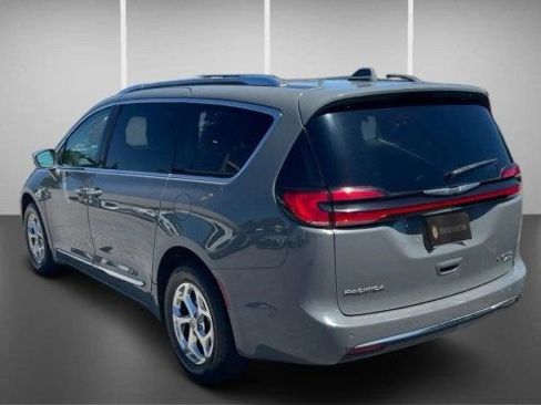 Used 2021 Chrysler Pacifica Limited w/ Premium & Safety Sphere Group AWD/4WD image 9