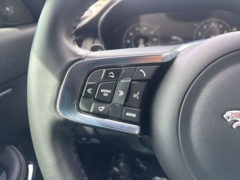 Used 2020 Jaguar E-PACE R-Dynamic SE image 14