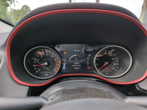 Used 2020 Jeep Compass Trailhawk AWD/4WD image 21