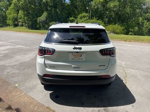 Used 2023 Jeep Compass Latitude w/ Convenience Group AWD/4WD image 6