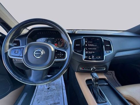 Used 2021 Volvo XC90 T6 Inscription image 12