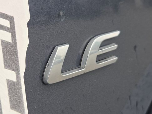 Used 2016 Toyota Corolla LE FWD image 13
