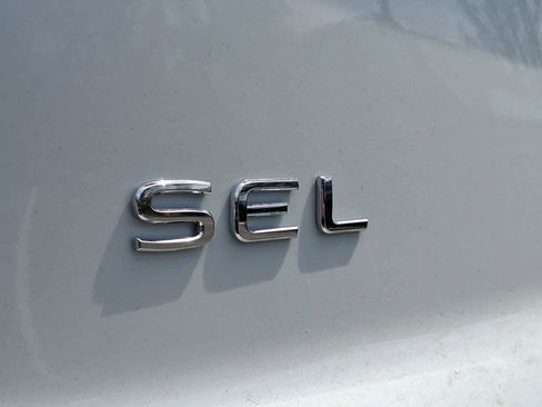New 2026 Volkswagen Atlas Cross Sport SEL Premium R-Line AWD/4WD image 9