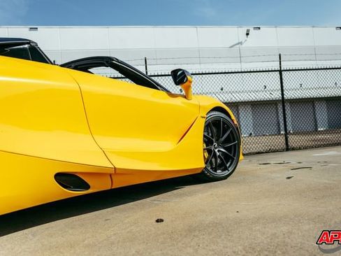 Used 2020 McLaren 720S Performance RWD image 35