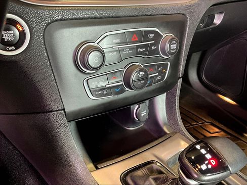 Used 2023 Dodge Charger SXT w/ Blacktop Package AWD/4WD image 16