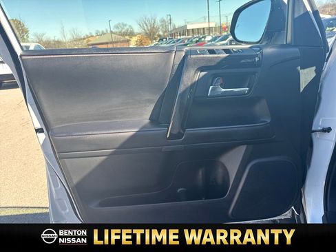 Used 2024 Toyota 4Runner TRD Off-Road Premium image 11