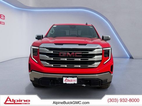 Used 2024 GMC Sierra 1500 SLE w/ Preferred Package image 8