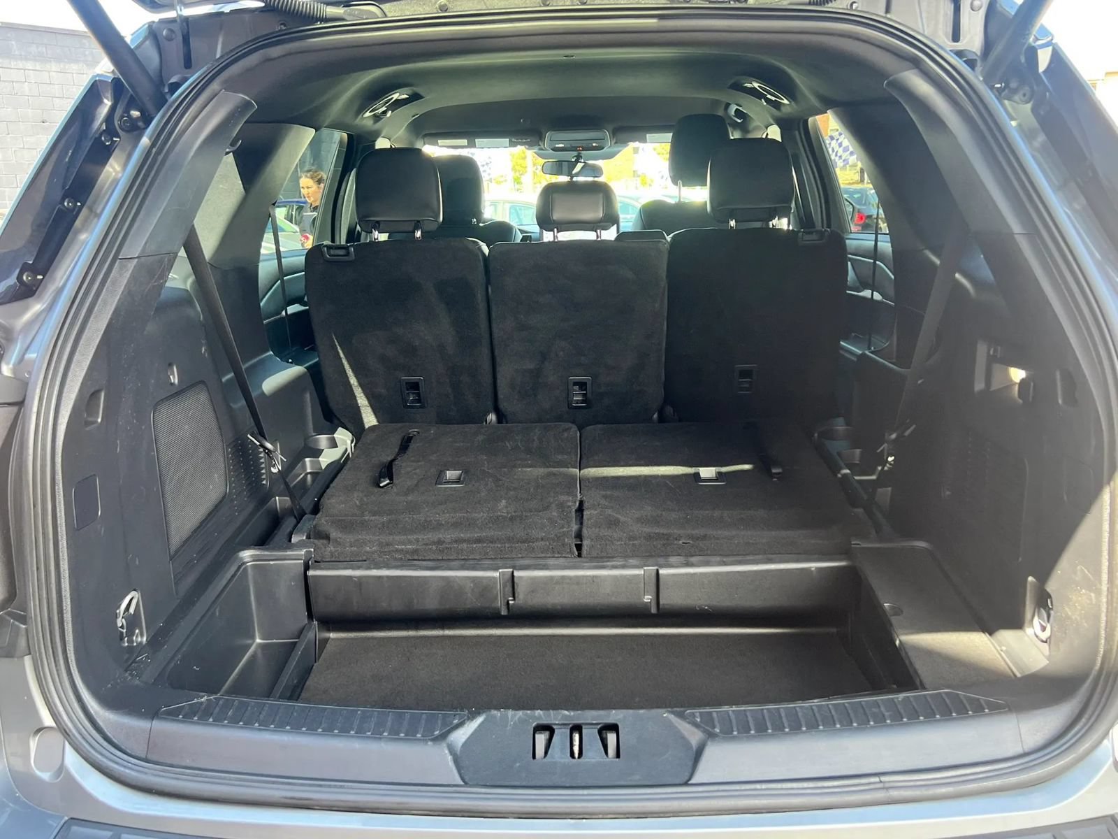 Used 2025 Ford Explorer ST-Line w/ ST-Line Street Pack AWD/4WD image 30