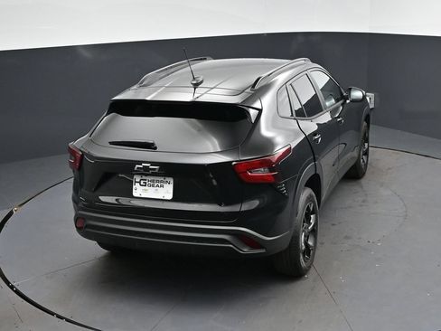 Used 2026 Chevrolet Trax LT w/ Driver Confidence Package FWD image 34