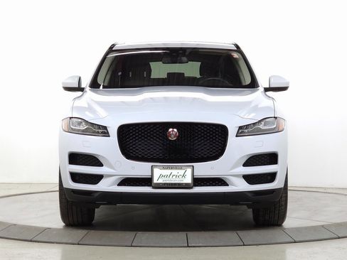 Used 2018 Jaguar F-PACE Prestige image 11